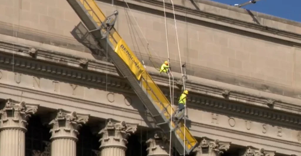 Worker dangles from scaffolding in Milwaukee courthouse rescue