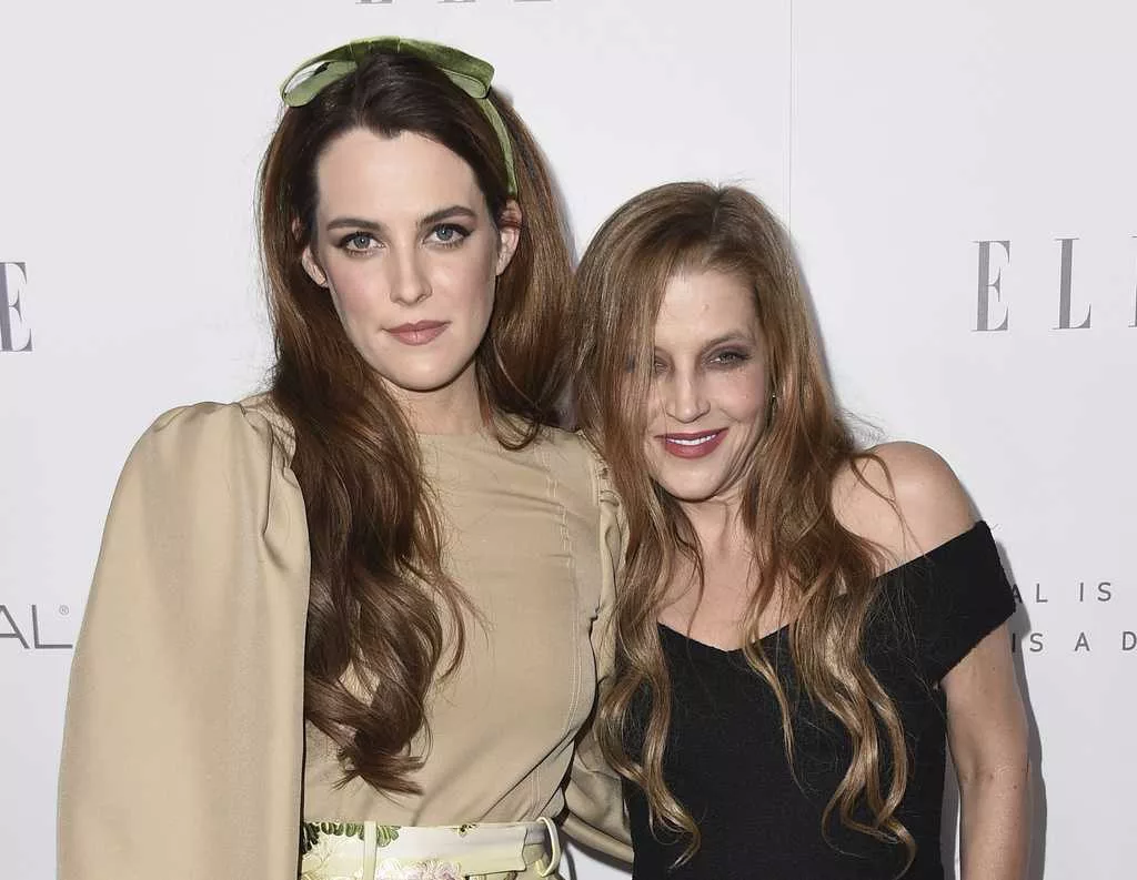 Daughter of Lisa Marie Presley has completed her mother's memoir