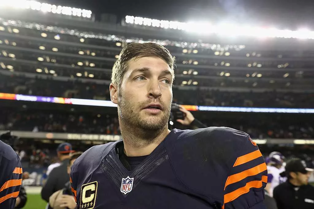 Ex-NFL quarterback Jay Cutler charged with DUI, possession of handgun