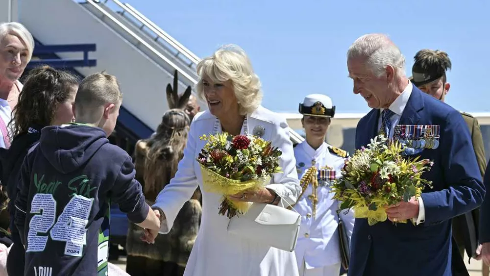 King Charles and Queen Camilla lay wreaths at Australian War Memorial