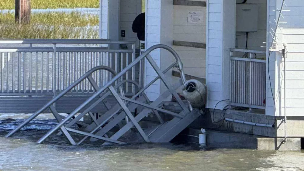 Eyewitness video shows frantic efforts to save lives after deadly collapse of Georgia dock walkway