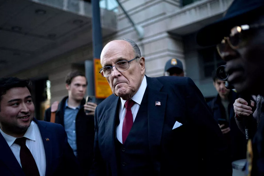 Giuliani must give control of luxury items, Manhattan apartment to Georgia election workers