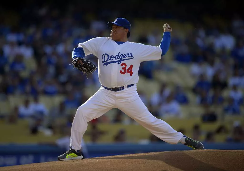 Fernando Valenzuela, Mexican-born pitcher whose feats for Dodgers fueled 'Fernandomania,' dies at 63