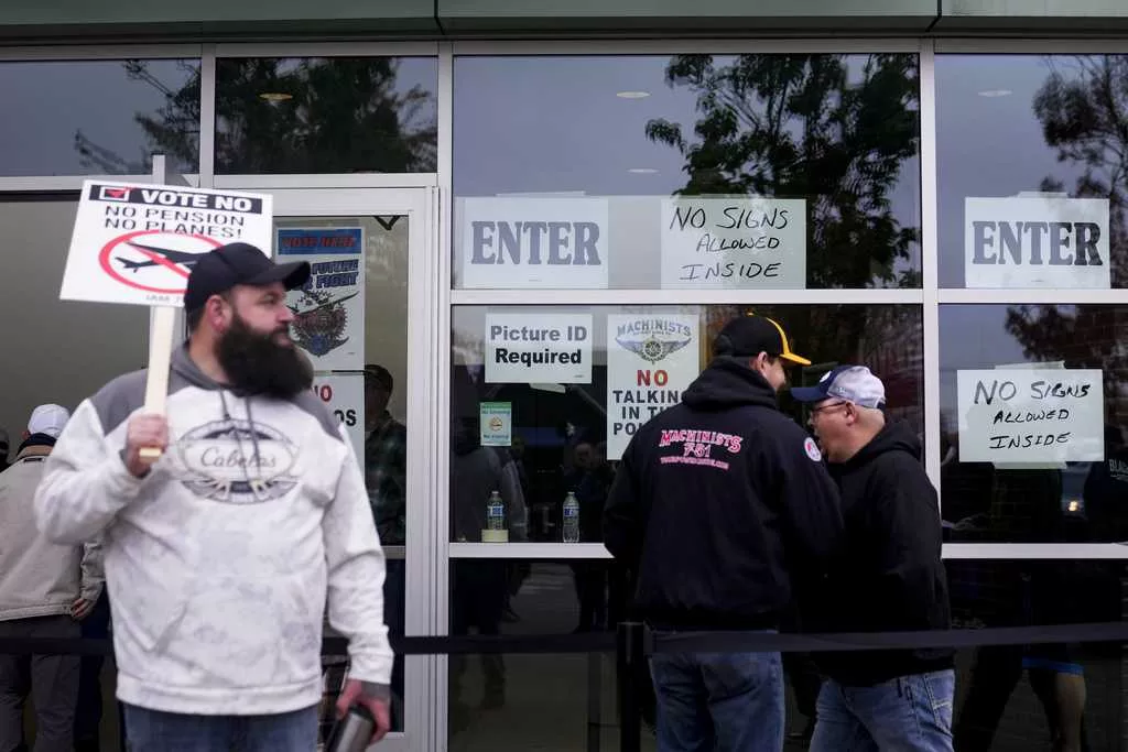 Boeing factory workers vote to reject contract and continue 6-week strike