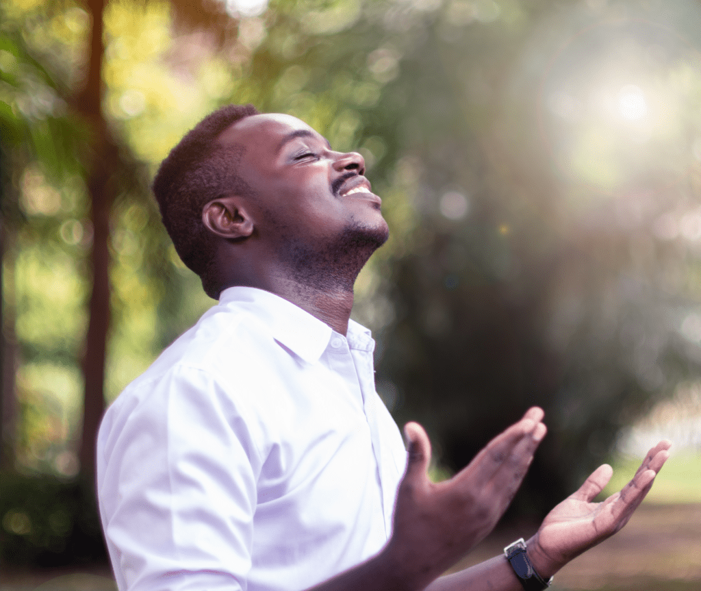 giving-praise-vertical
