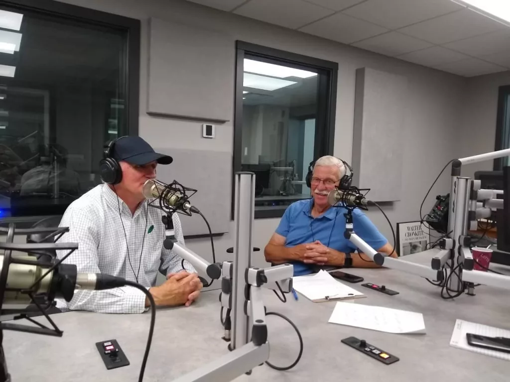 jim-raymond-and-randy-hughes-farm-hour-on-wclo