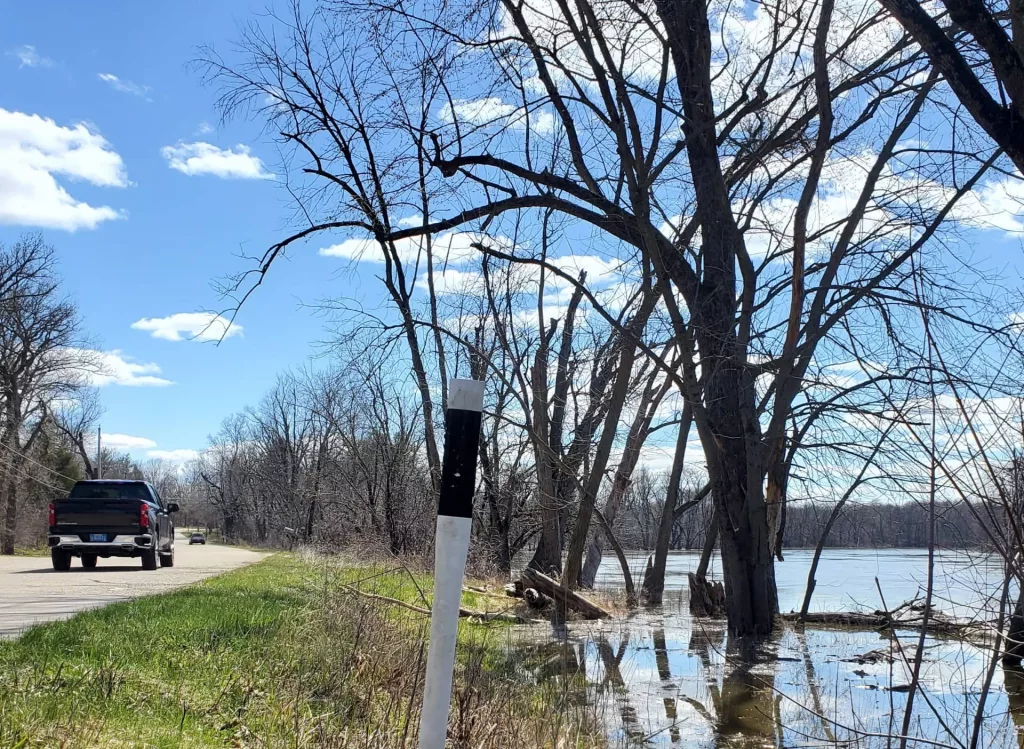 truck-by-rock-river-south-river-road-thumbnail_20240405_143246
