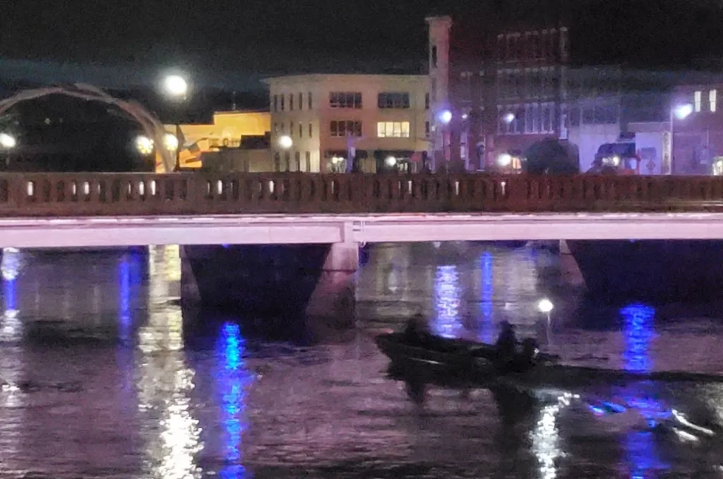 boat-search-on-rock-river-smartselect_20241118-191314_gallery