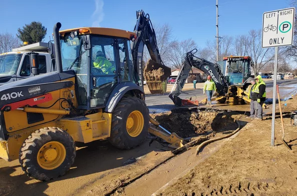 pontiac-drive-water-main-break-2025-02-10-at-15-07-50-mail-wclo-news-outlook