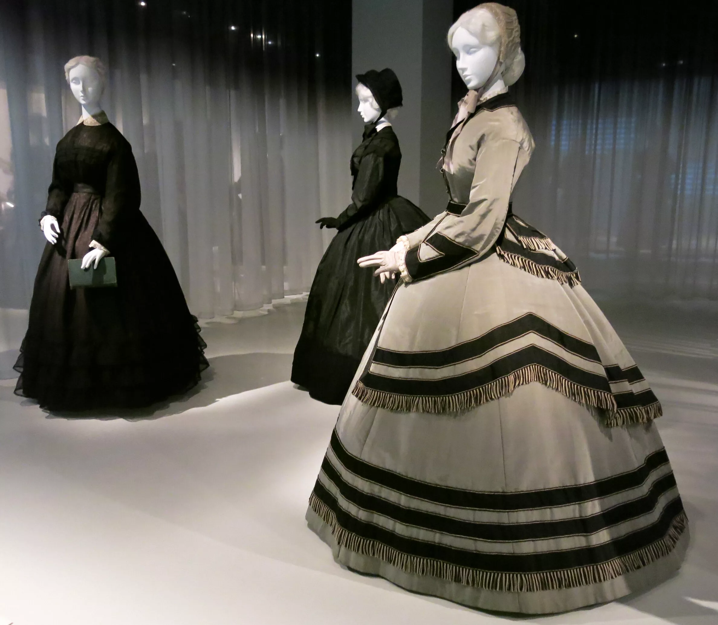 different-levels-of-mourning-clothes-jpg-2