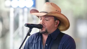 Jason Aldean performs onstage at NBC's 'Today Show' at Rockefeller Plaza July 31^ 2015 in New York City.