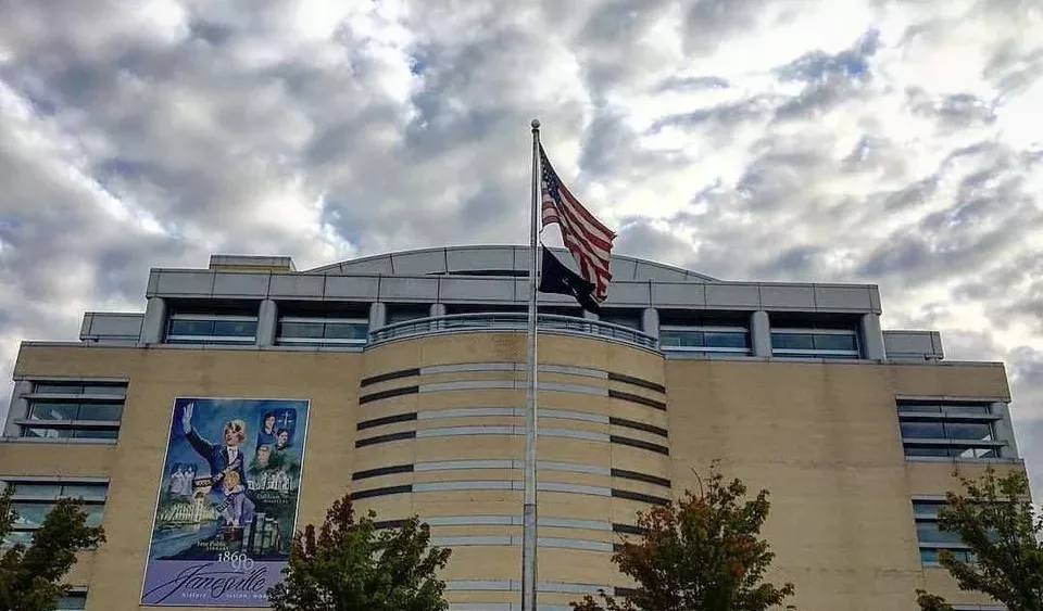 rock-county-courthouse-jpg-49