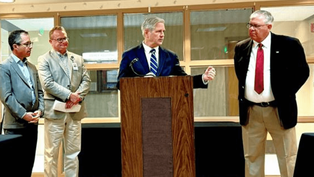 Senator Hoeven and local hospital officials