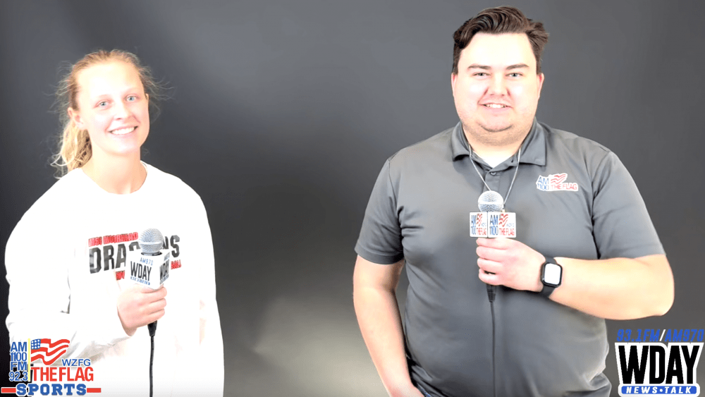 2 people having a conversation