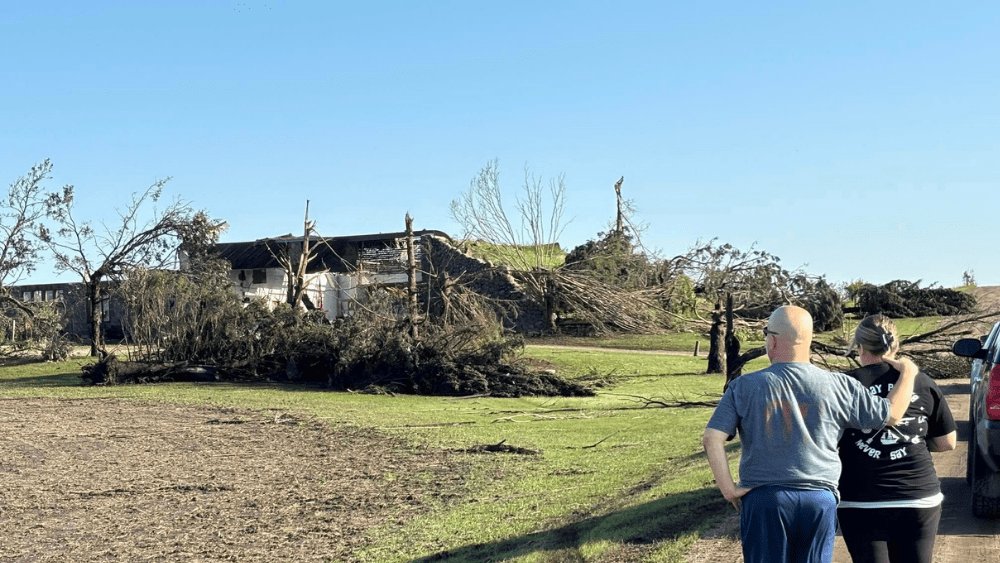 onlookers at damage