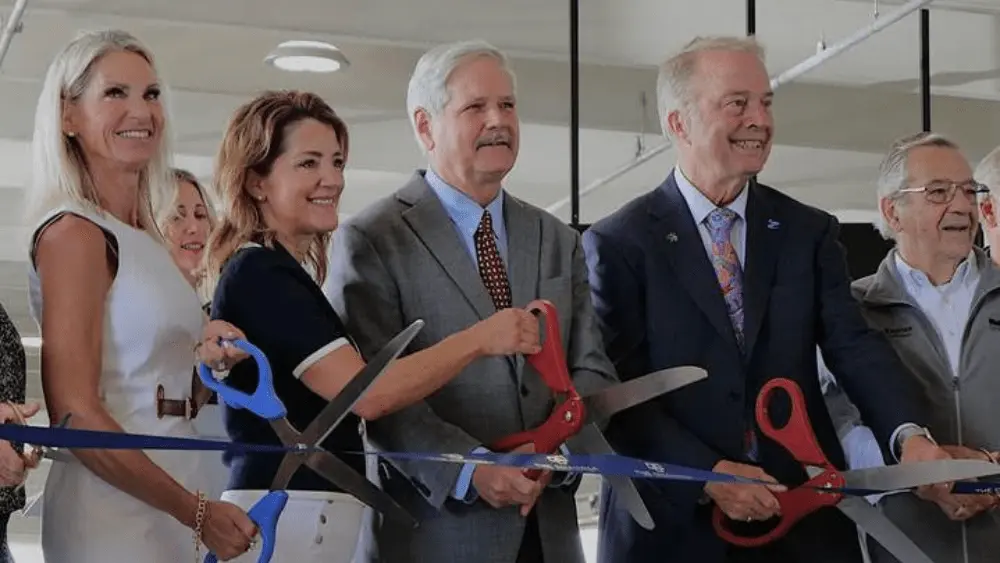 Image of ribbon cutting ceremony at Hector