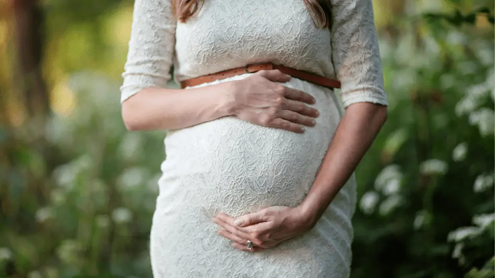 Image of pregnant woman's torso