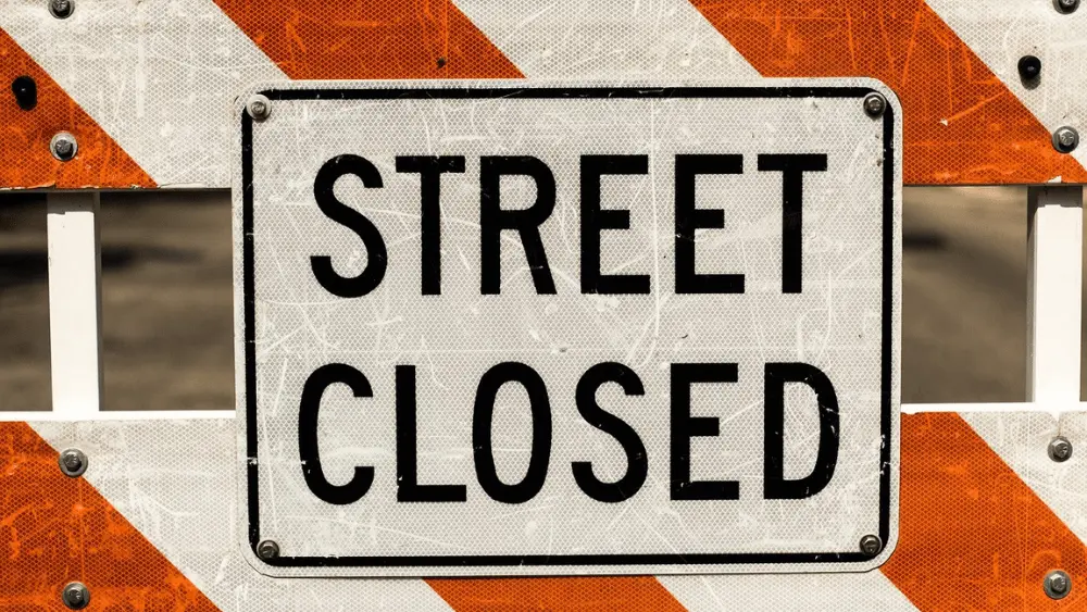 Image of "STREET CLOSED" sign