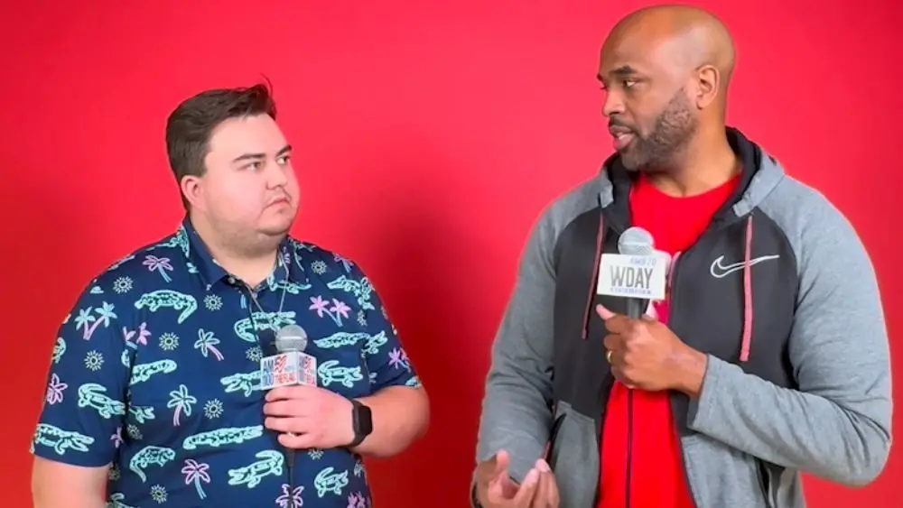 2 guys having a conversation