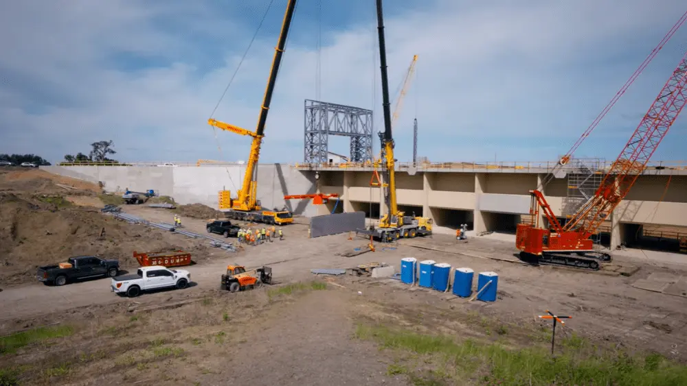 Work being done on the Sheyenne River aqueduct