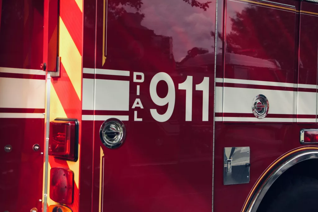 911