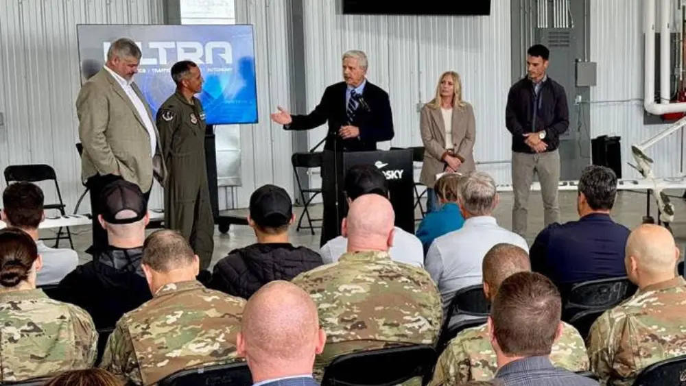 Image of Senator John Hoeven speaking to an audience at GrandSKY