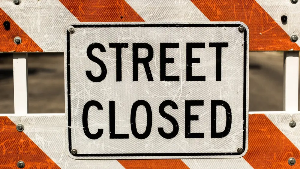 Image of "STREET CLOSED" sign