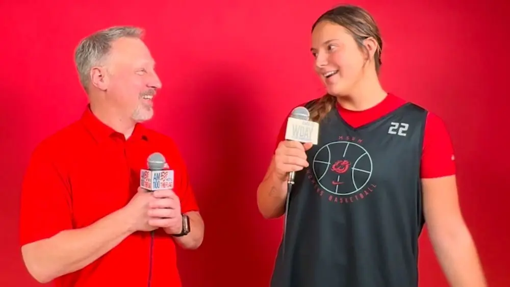 2 people having a conversation