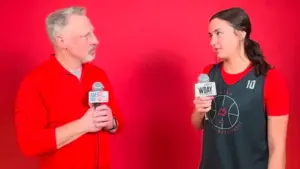 2 people having a conversation