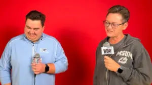 2 people having a conversation