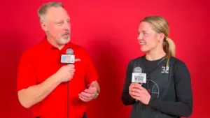 2 people having a conversation