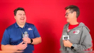 2 people having a conversation