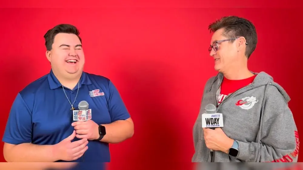 2 people having a conversation