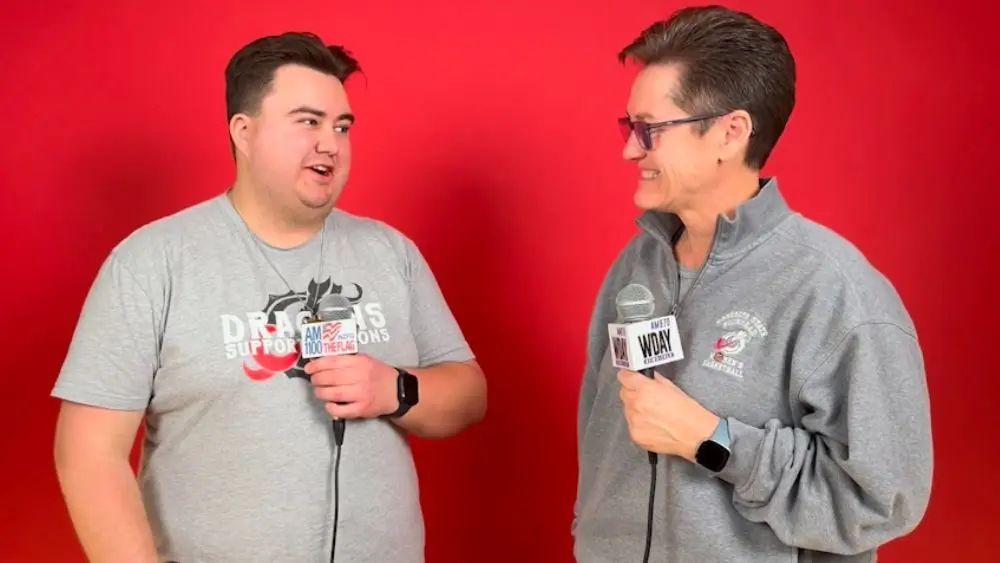 2 people having a conversation