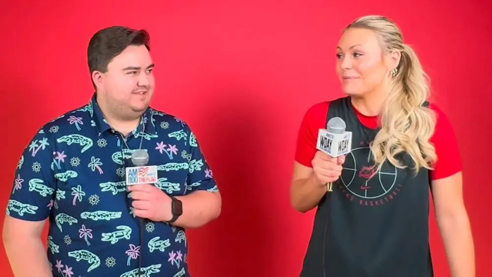 2 people having a conversation