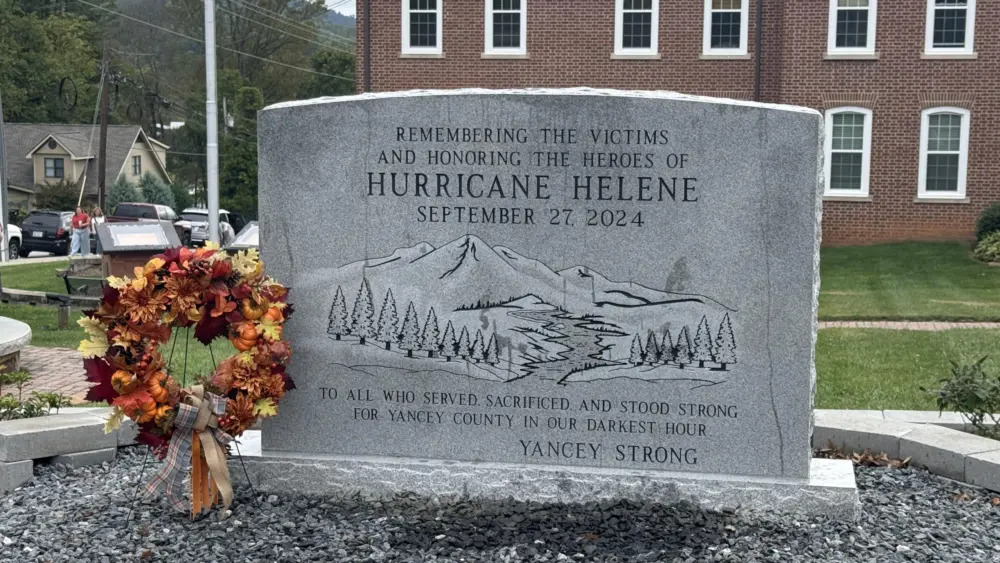 monument2