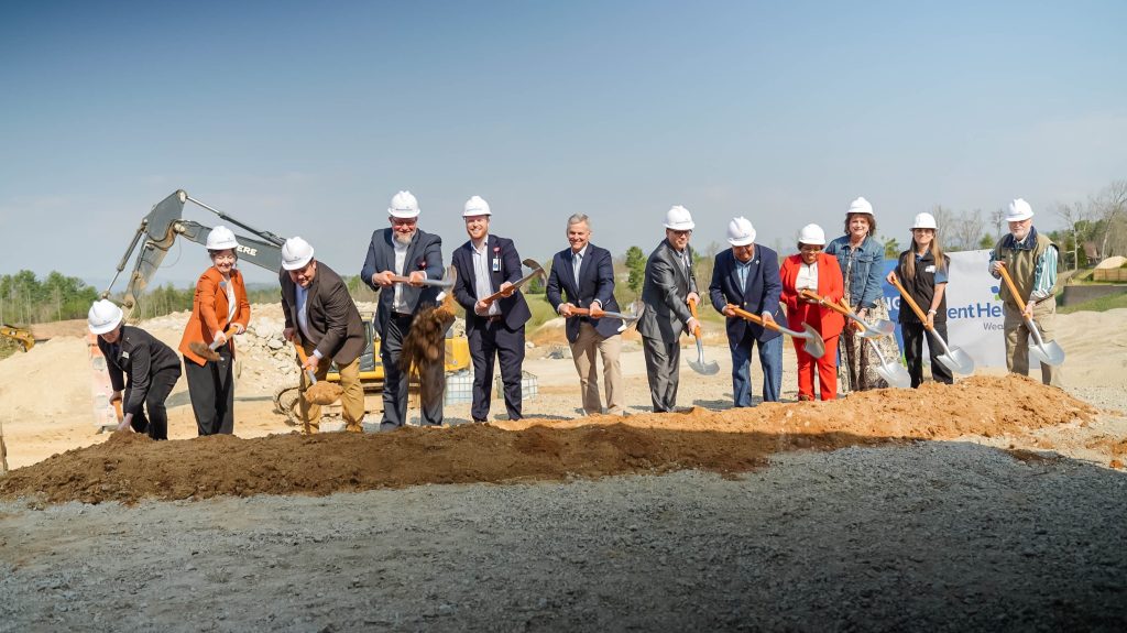 Wtoe Ground Breaking For New Weaverville Hospital | WKYK