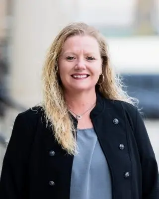 kippenbrock-press-headshot