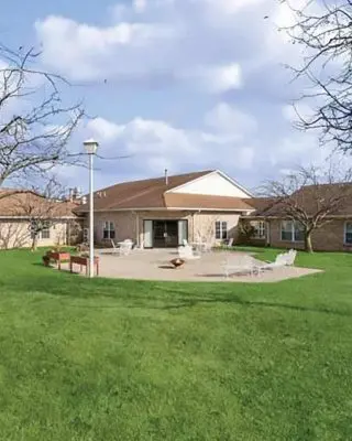 fox-ridge-manor-header-exterior