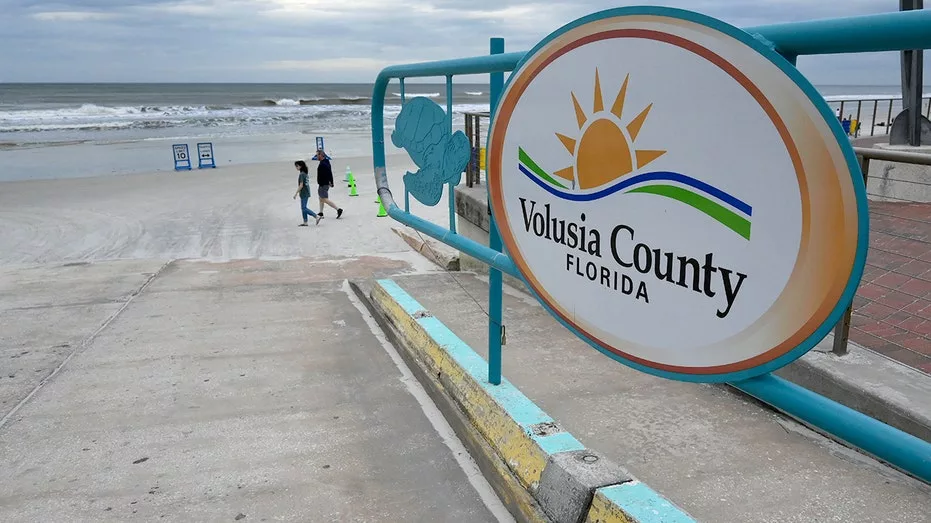 volusia-county-beach704315