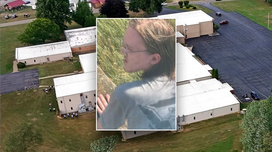 crooks-on-building533066