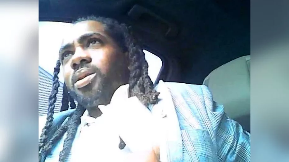 trayon-white-sr-bribery-photo-4564934