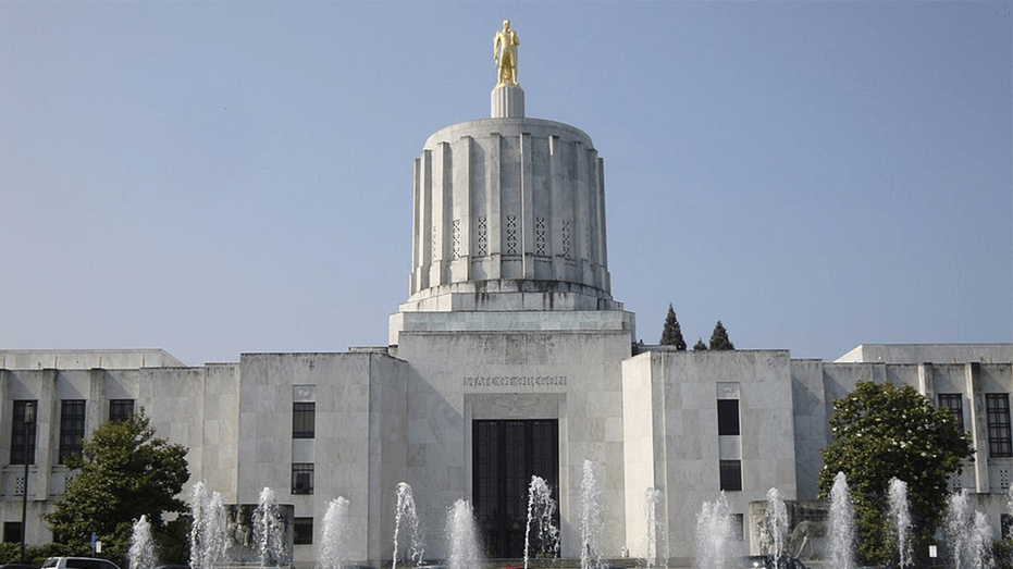 oregon-capitol214401
