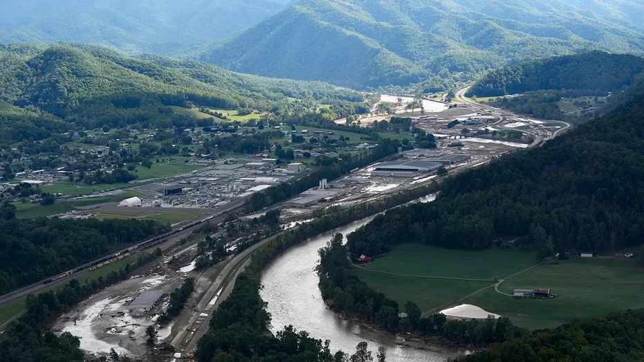 tn-flooding-town-view72010