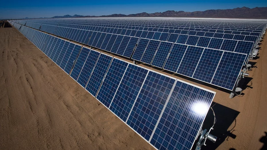 us-department-of-interior-solar-panels498208