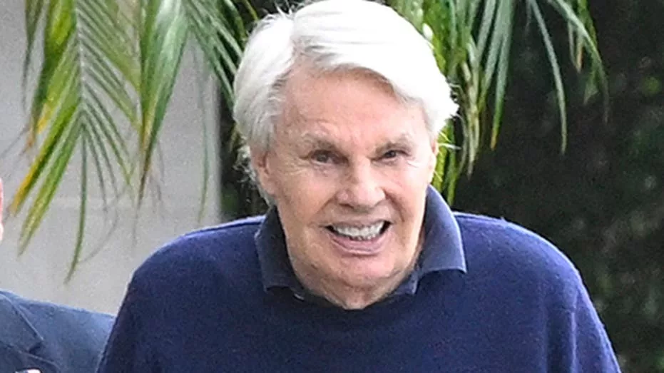 abercrombie-fitch-ceo-sex-charges-mike-jeffries_05827707
