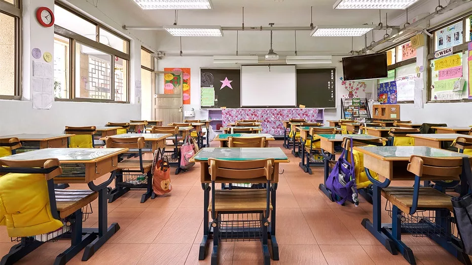 empty-classroom-istock-2700405