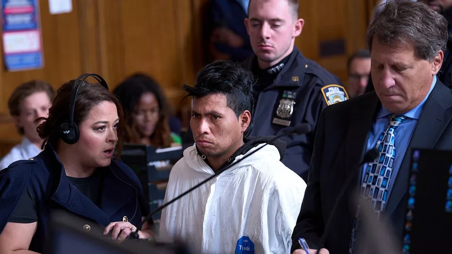 sebastian-zapeta-f-train-nyc-arraignment_03157778