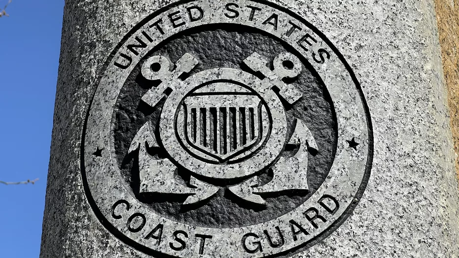 coast-guard-emblem571340