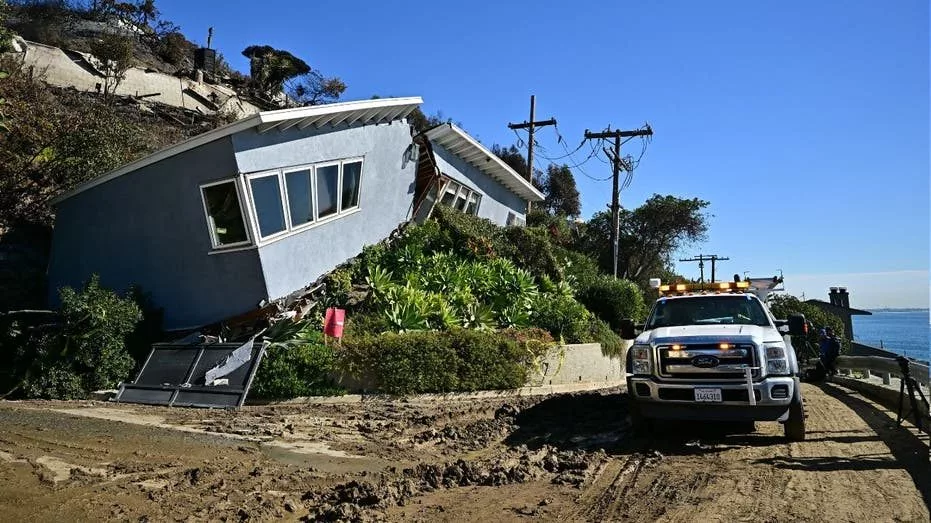 landslide-house-california790768